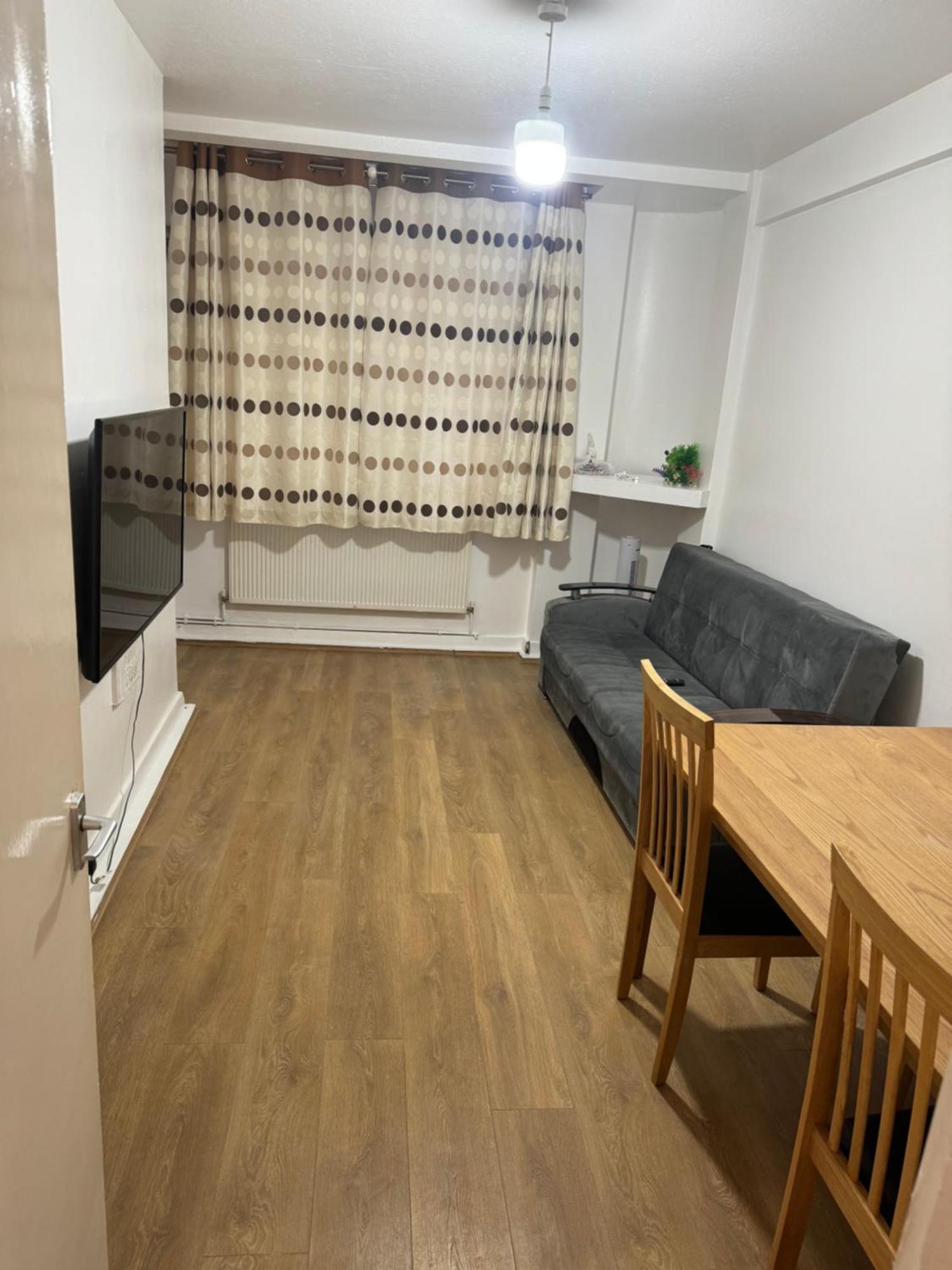 לונדון One Bedroom Apartment In Tower Bridge Road מראה חיצוני תמונה